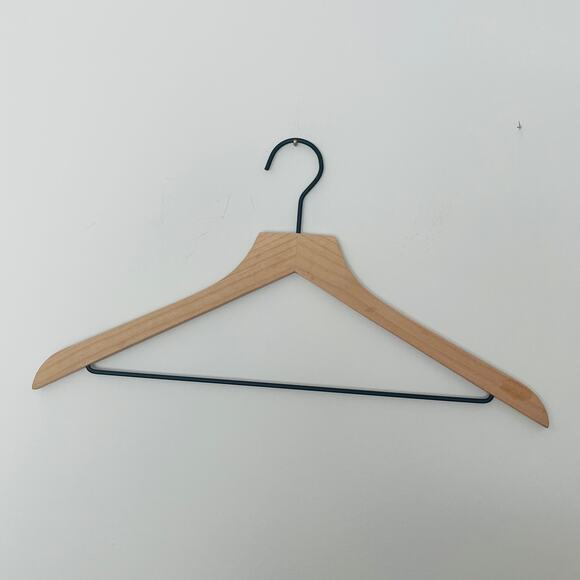 Brightroom | Set of 10 Non-Slip Wooden Clothes Hangers - Picture 3 of 4